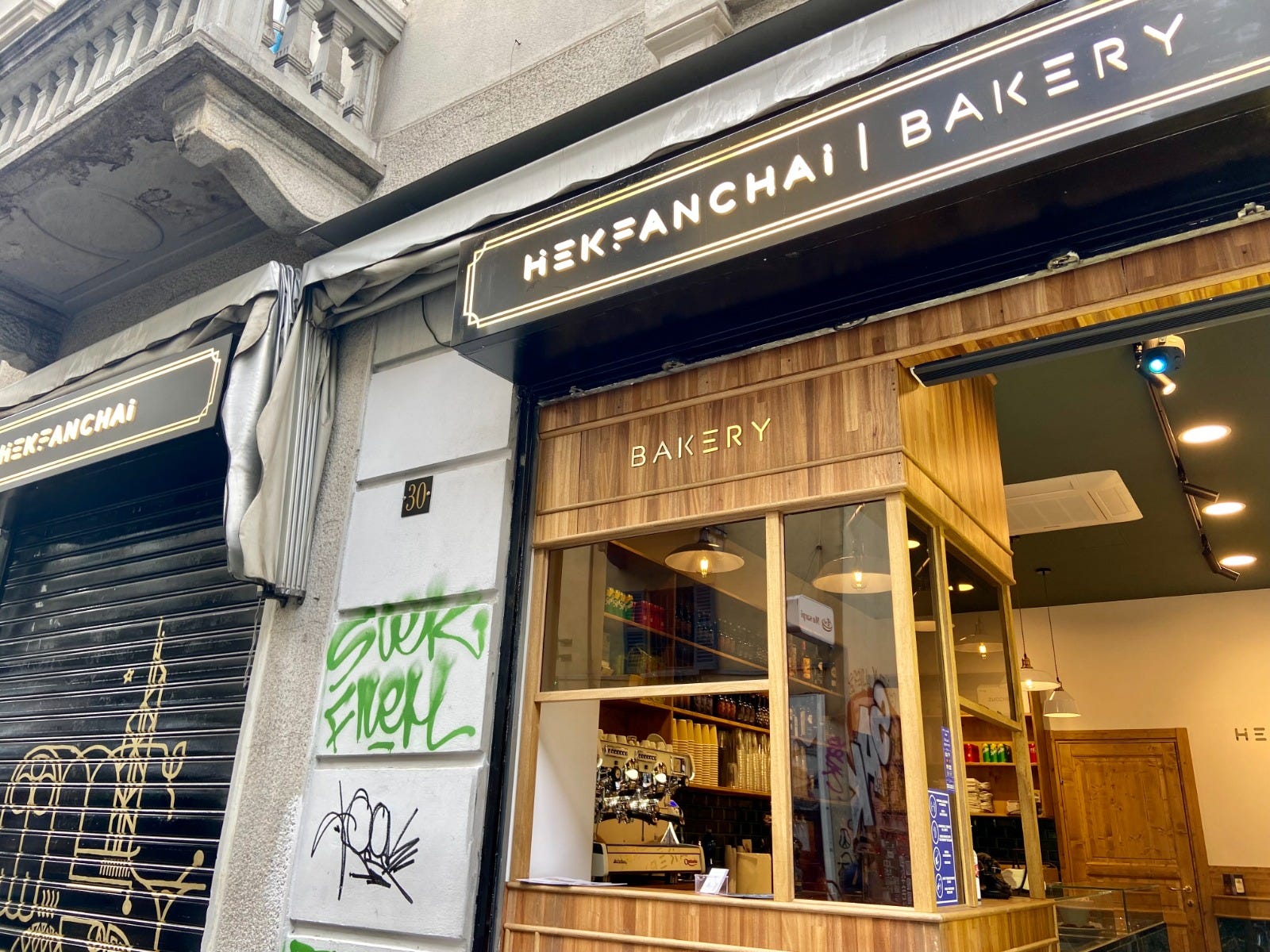 Il format inedito dedicato alla tradizionale pasticceria di Hong Kong Hekfanchai Bakery a Milano la tradizionale pasticceria di Hong Kong